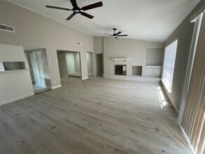 10426 Towneview Dr in Sugar Land, TX - Building Photo - Building Photo