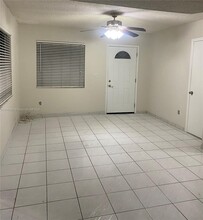 7499 SW 10th St in Miami, FL - Building Photo - Building Photo