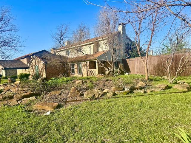 11525 Webb Chapel Rd in Dallas, TX - Building Photo