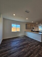 7438 Chadbourne Wy in Sacramento, CA - Building Photo - Building Photo