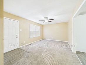 4416 E 138th St in Grandview, MO - Foto de edificio - Building Photo