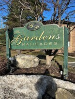 3 Charles Ln in Pomona, NY - Building Photo