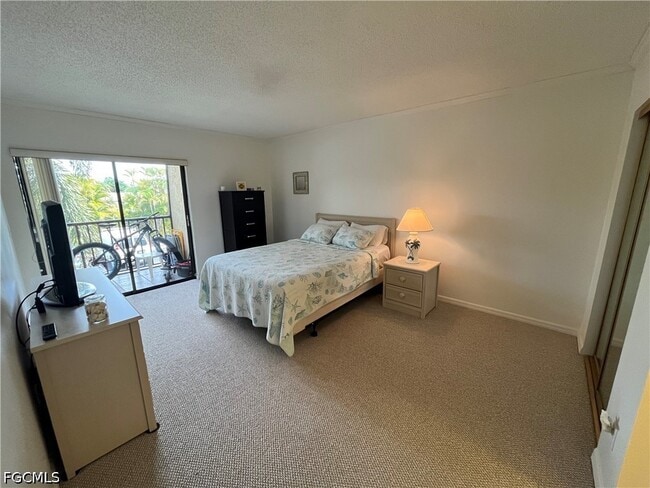 12491 McGregor Blvd in Ft. Myers, FL - Foto de edificio - Building Photo