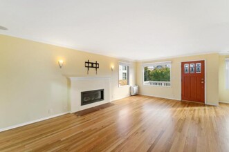 1752 NW 60th St in Seattle, WA - Building Photo - Building Photo