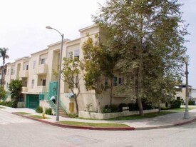 1505 Amherst Avenue, in Los Angeles, CA - Foto de edificio - Building Photo