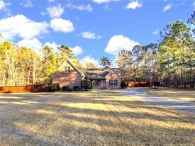 9310 Creek Path Pl in Linden, NC - Building Photo