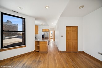 1756 W 35th St in Chicago, IL - Building Photo - Building Photo