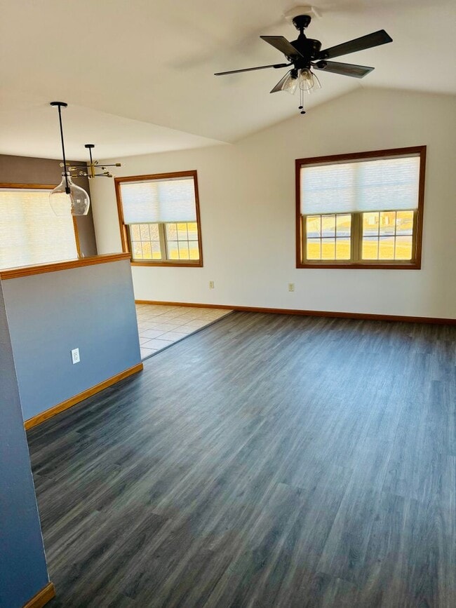 property at 3015-3015 Valley St