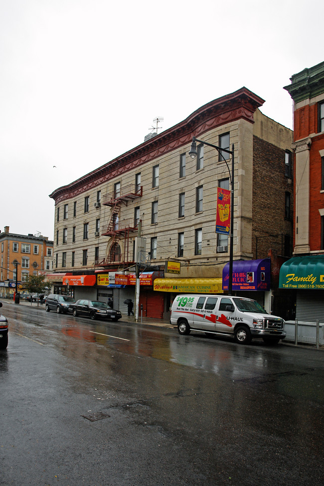 699-707 Nostrand Ave in Brooklyn, NY - Building Photo - Building Photo