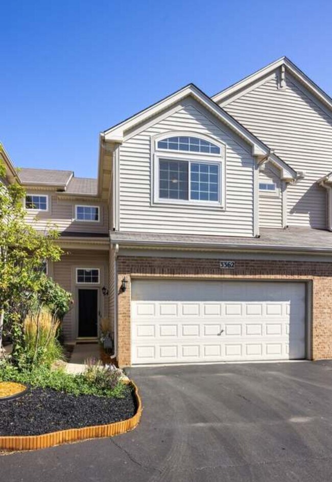 3362 Blue Ridge Dr Rentals in Carpentersville, IL