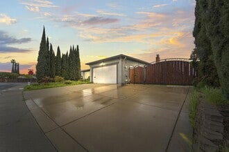 158 Covington Dr in Pittsburg, CA - Building Photo - Building Photo