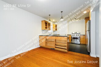 4007 NE 45th St in Seattle, WA - Building Photo - Building Photo