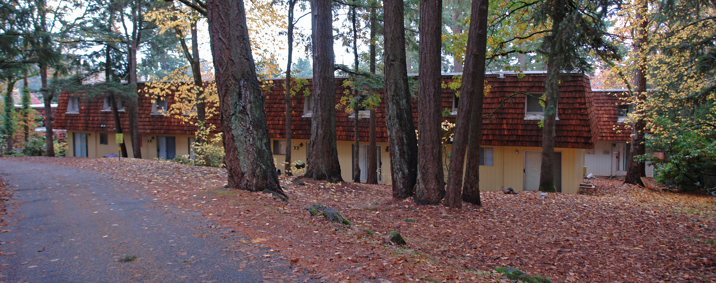 Woodland Terrace in Salem, OR - Building Photo