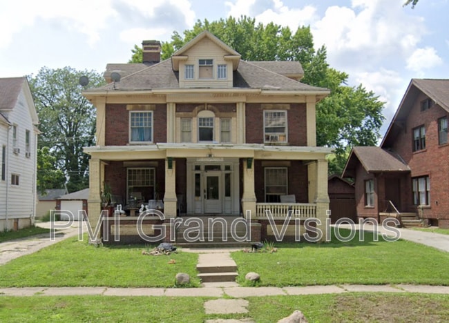property at 623 W William St