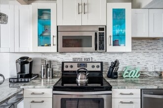 933 Ocean Blvd in Hampton, NH - Building Photo - Building Photo