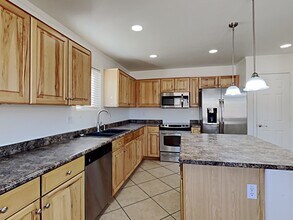 17522 W Calavar Rd in Surprise, AZ - Building Photo - Building Photo