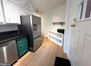 3014 Dent Pl NW, Unit 4E in Washington, DC - Foto de edificio - Building Photo