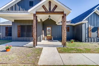 120 Cochran Rd in Weatherford, TX - Building Photo - Building Photo