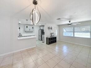 429 Morgan Cir S in Lehigh Acres, FL - Building Photo - Building Photo