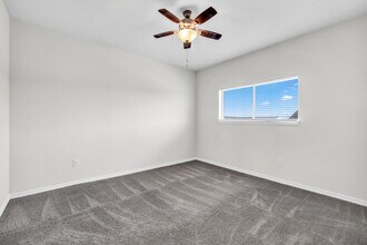 Deer Park Gardens in Deer Park, TX - Foto de edificio - Interior Photo