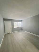 1273 W 34th St in West Palm Beach, FL - Building Photo - Building Photo