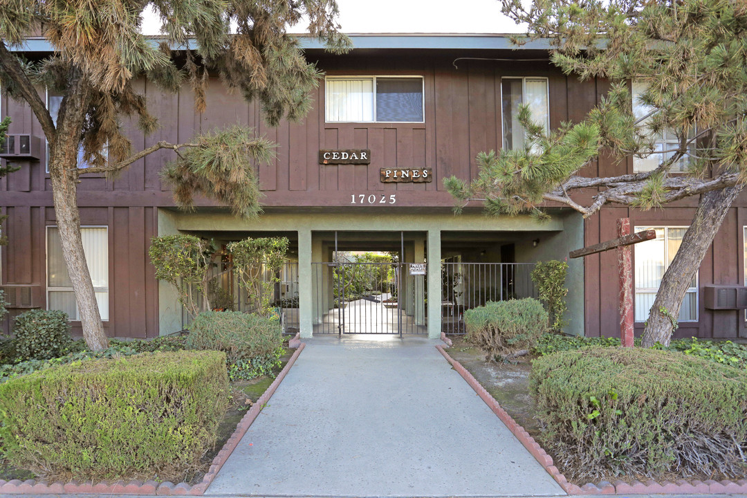 Cedar Pines in Bellflower, CA - Building Photo