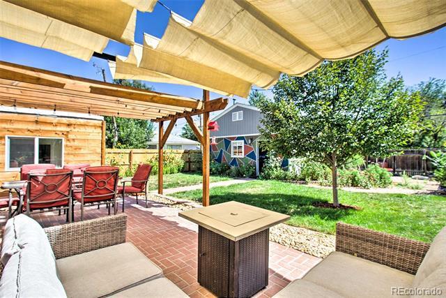 1260 Clinton St in Aurora, CO - Building Photo