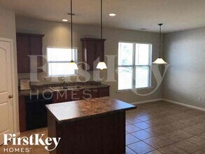 1298 Easterwood Blvd in Gardendale, AL - Foto de edificio - Building Photo