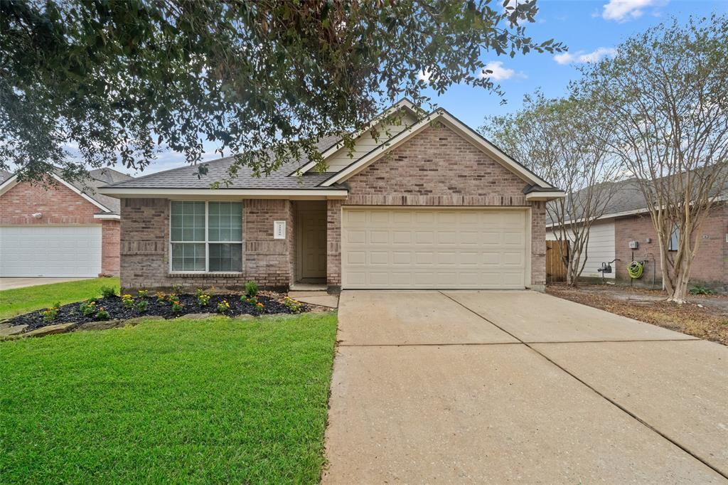 22526 Sweetglen Ct in Spring, TX - Building Photo