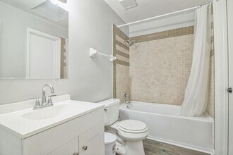 2118 SW 69th Dr in Gainesville, FL - Building Photo - Building Photo