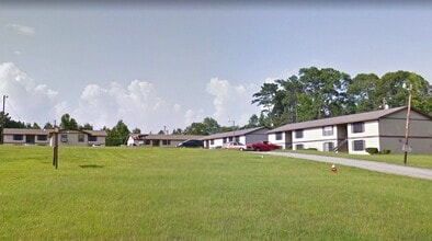 668 E Rev Martin Luther King Jr Blvd in Jasper, TX - Building Photo - Building Photo