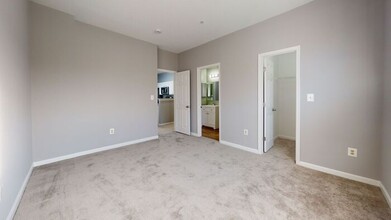 7499 Hindon Cir-Unit -201 in Windsor Mill, MD - Building Photo - Building Photo