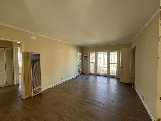 property at 126 N Maple St