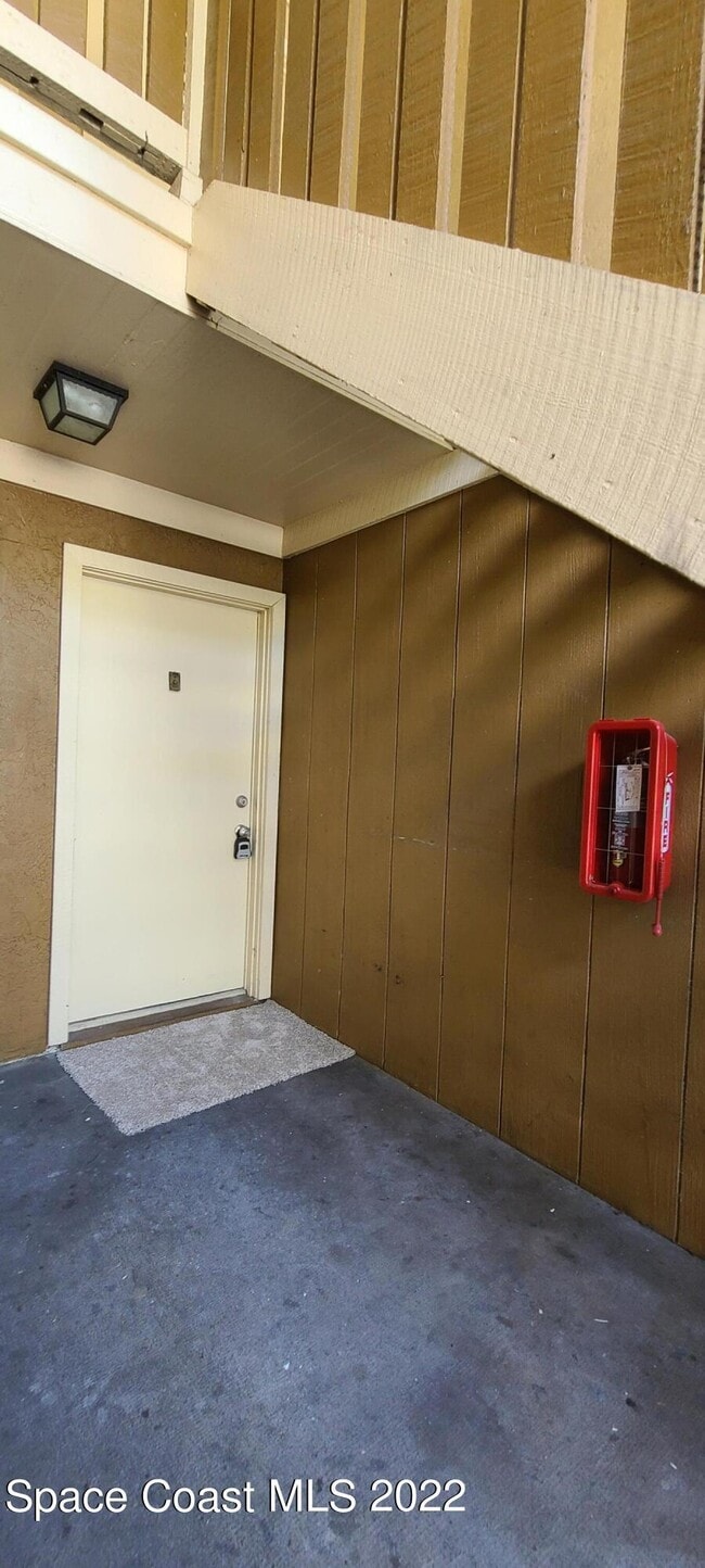 145 Cambridge Ln in Melbourne, FL - Building Photo - Building Photo
