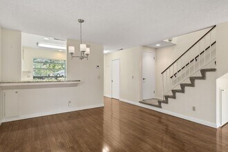 2071 Plymouth St in Mountain View, CA - Building Photo - Building Photo