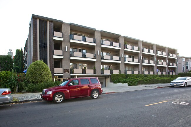 Elm Terrace in San Carlos, CA - Building Photo - Building Photo