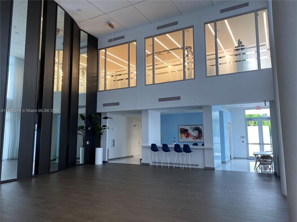 6455 NW 103rd Pl, Unit 303 in Doral, FL - Building Photo