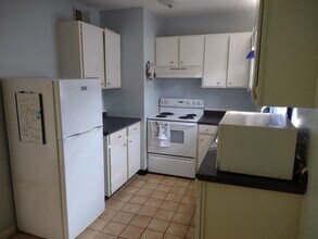 5516 Lakeshore Dr in Columbia, SC - Building Photo - Building Photo
