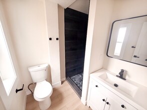 1112 1/2 11th St in Greeley, CO - Foto de edificio - Building Photo