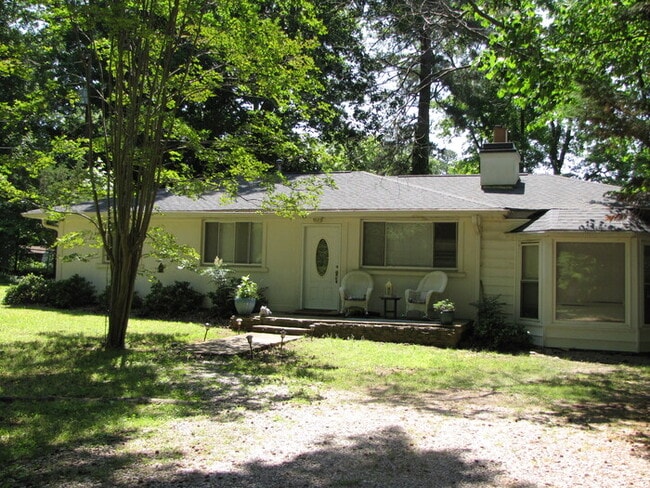 property at 3608 Knollwood Dr