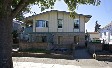 2040 Buena Vista Ave in Alameda, CA - Building Photo - Building Photo