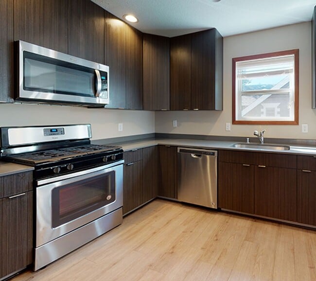 832 18th Ave SE in Minneapolis, MN - Building Photo - Building Photo