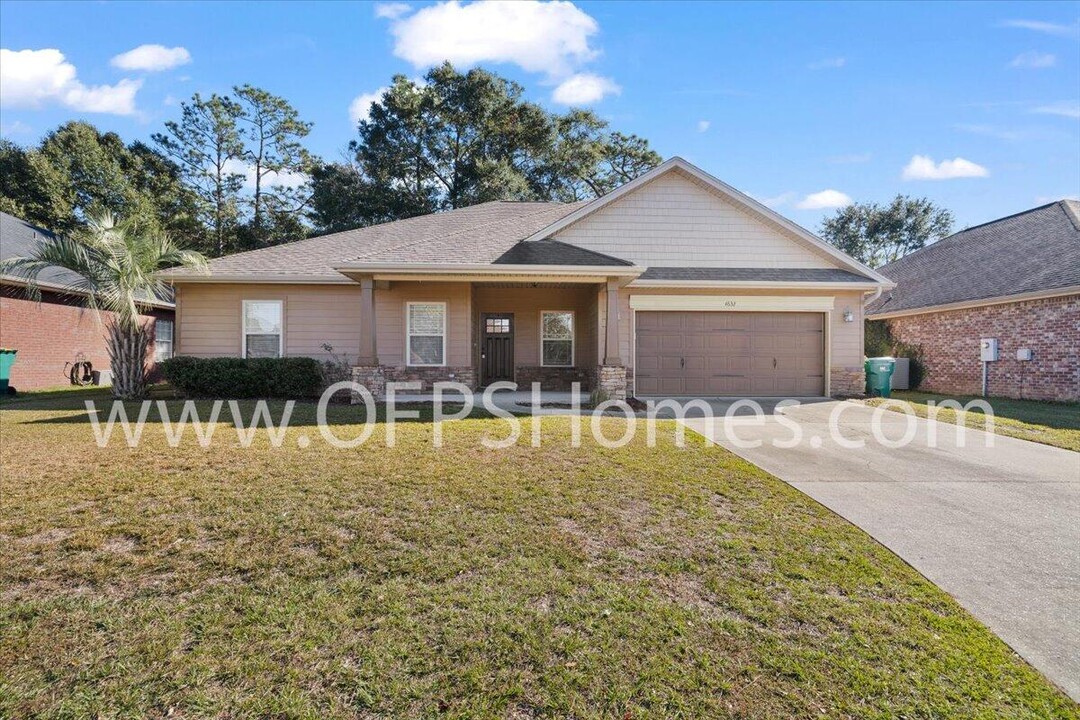 4632 Hermosa Rd in Crestview, FL - Building Photo