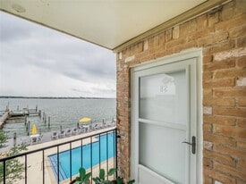 3535 NASA Road 1, Unit 82 in Seabrook, TX - Building Photo