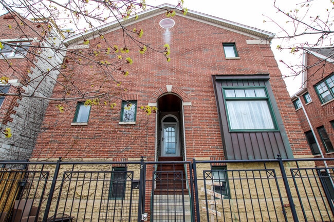 property at 2140 N Winchester Ave
