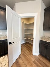 3775 Agate Meadows Ct in White City, OR - Building Photo - Building Photo