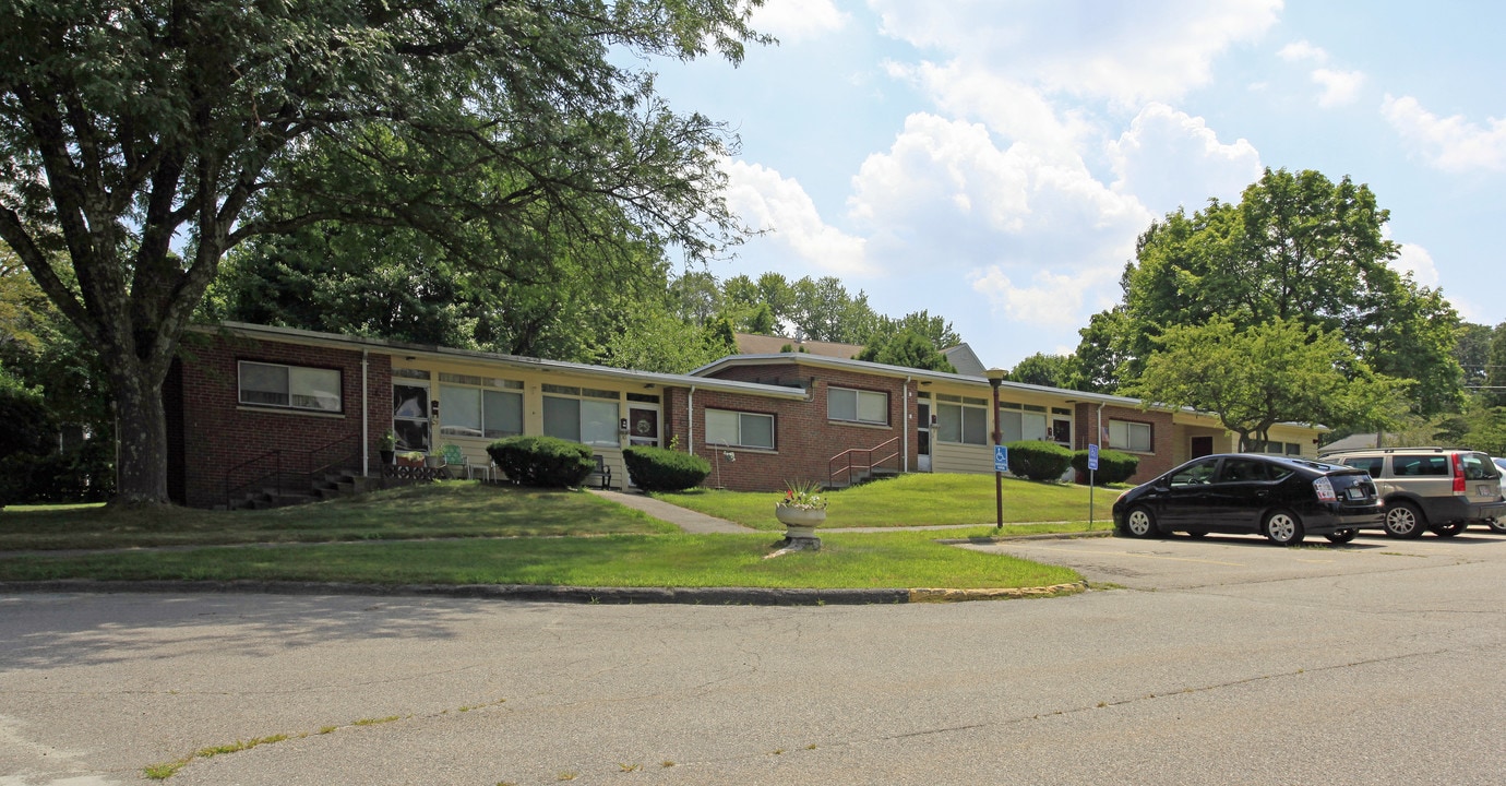 44 Purchase St in Milford, MA - Building Photo