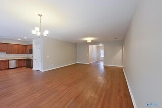 433 White Oak Cir in Lincoln, AL - Foto de edificio - Building Photo