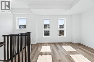 70 Kenesky Dr in Waterdown, ON - Building Photo - Building Photo
