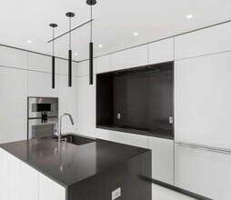 300 Biscayne Boulevard Way, Unit 1403 in Miami, FL - Building Photo - Building Photo
